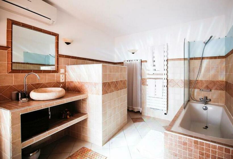 스탠다드 룸, L'evidence