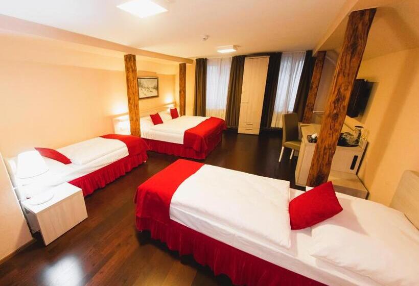 اتاق خانوادگی, Prague Boutique Residence