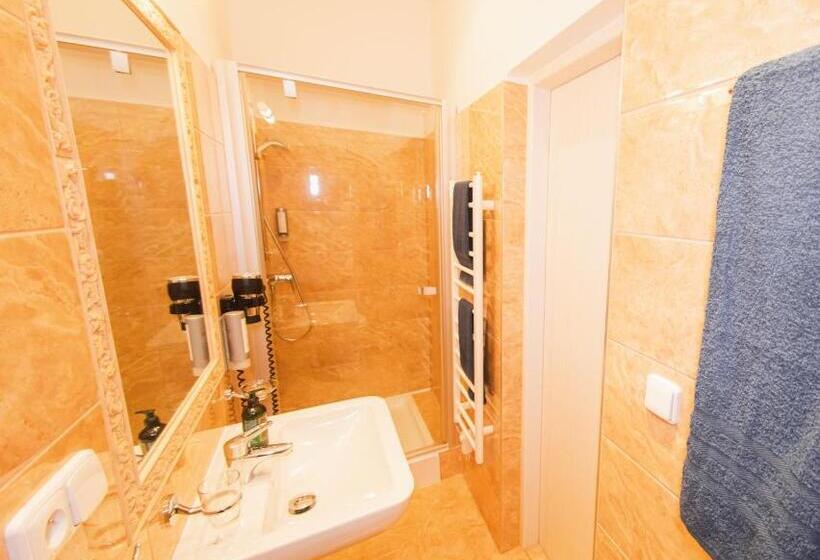 اتاق استاندارد, Prague Boutique Residence