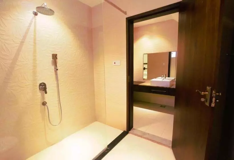 Deluxe Kolmen Hengen Huone, Avasta Resort