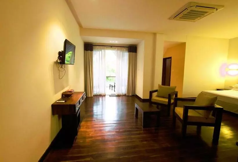 Deluxe Kolmen Hengen Huone, Avasta Resort