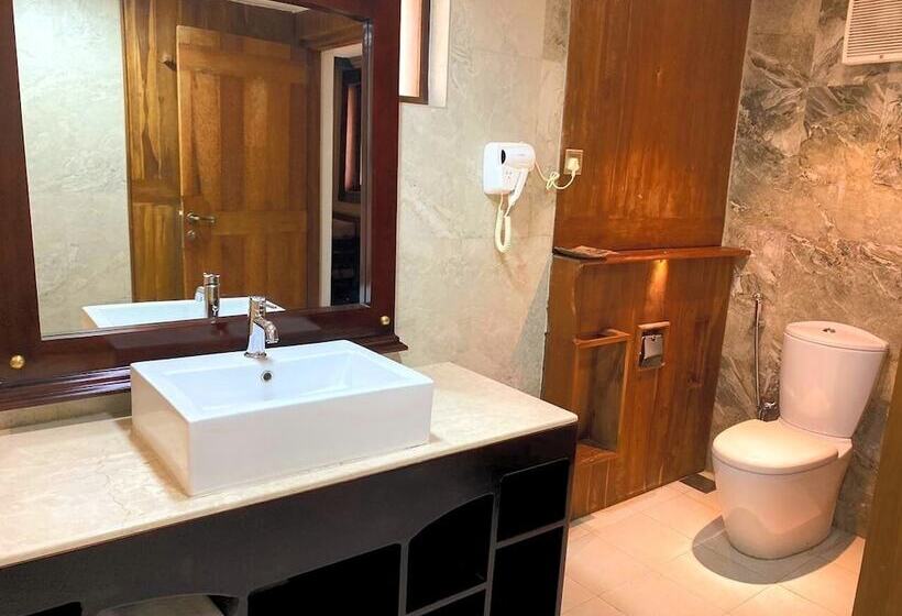 کلبه ییلاقی, Avasta Resort