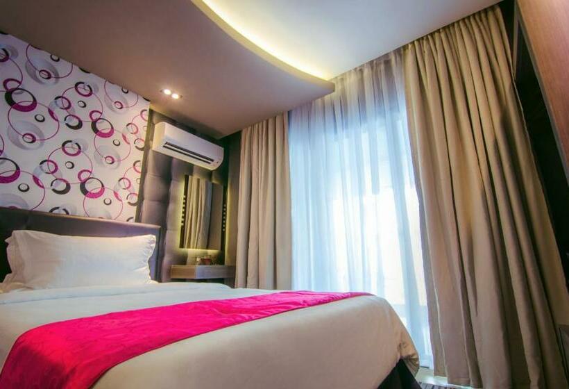 Premium Room Pool View, Eloisa Royal Suites