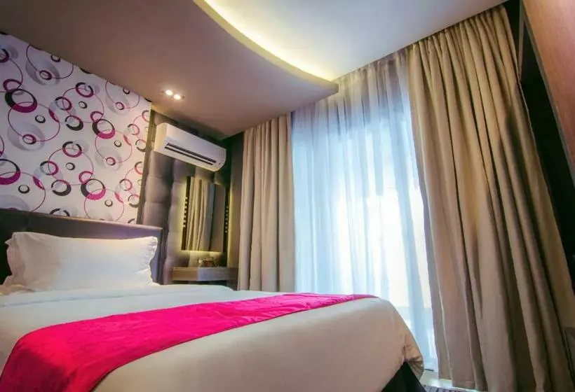 プールビューのプレミアムルーム, Eloisa Royal Suites