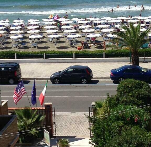 豪华海景房带阳台, La Rosetta Scauri