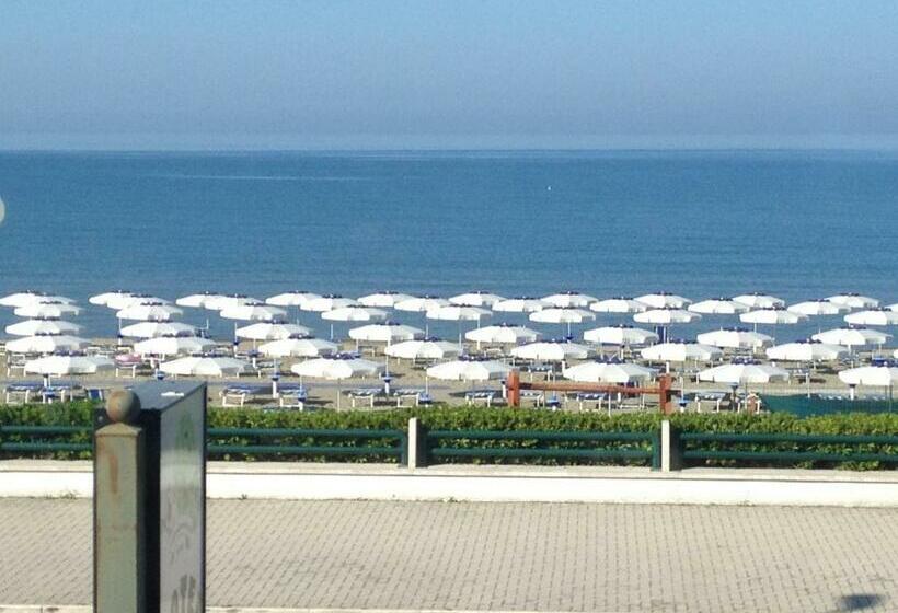 豪华海景房带阳台, La Rosetta Scauri