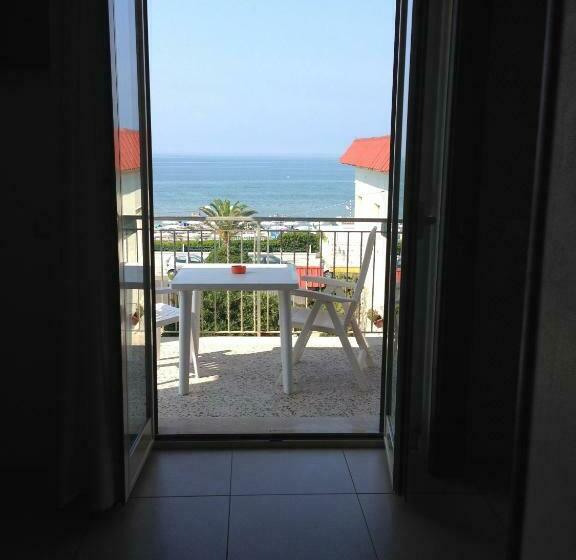 豪华海景房带阳台, La Rosetta Scauri