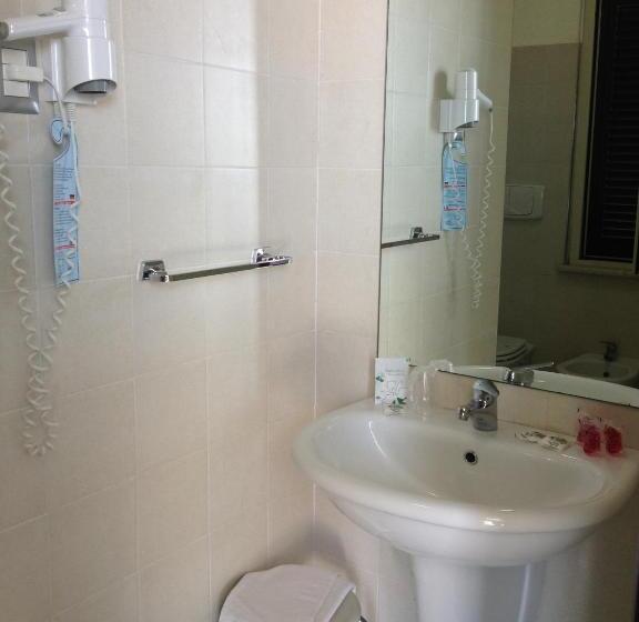 豪华海景房带阳台, La Rosetta Scauri