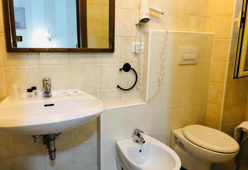 标准间, La Rosetta Scauri