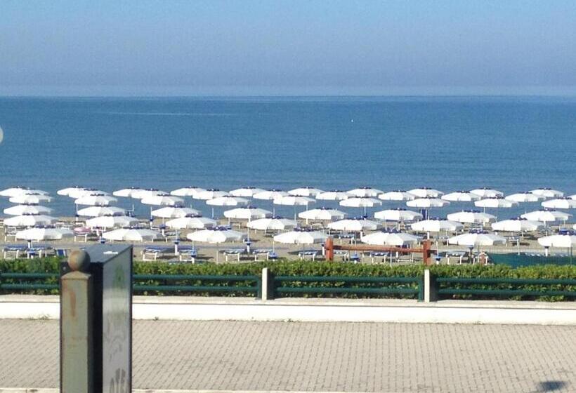 海景标准间带阳台, La Rosetta Scauri