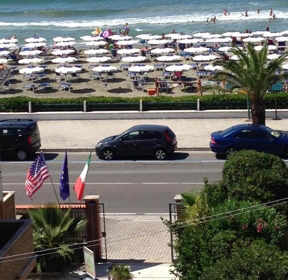 海景标准间带阳台, La Rosetta Scauri