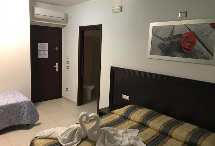 三人经典房间, La Rosetta Scauri