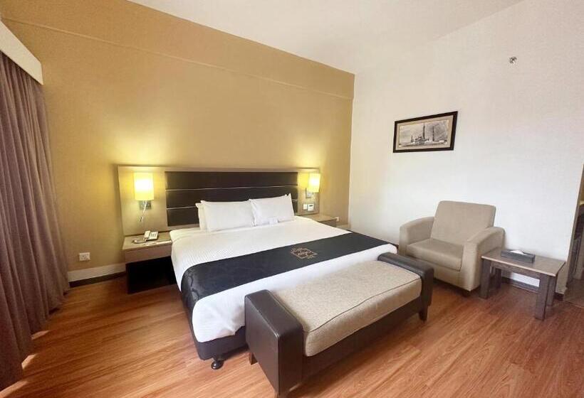 디럭스 룸 킹사이즈 침대, Raia Hotel & Convention Centre Terengganu