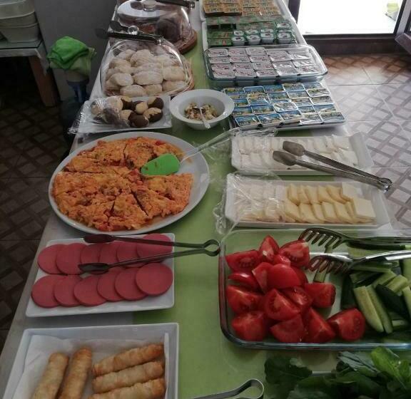 デラックストリプルルーム, Selena