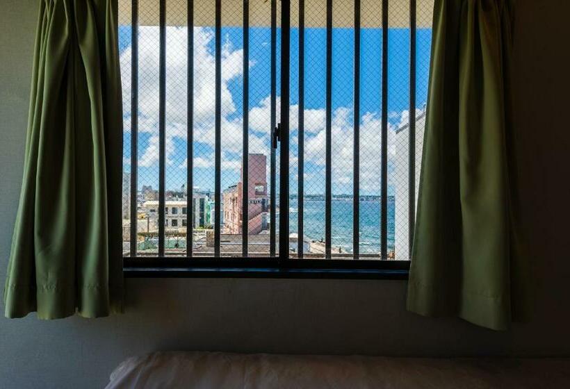 חדר אקונומי יחיד, Sunset American