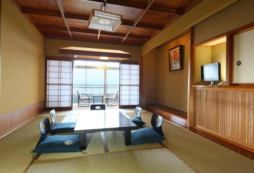 Четырехместный Номер Стандарт, Umiakari