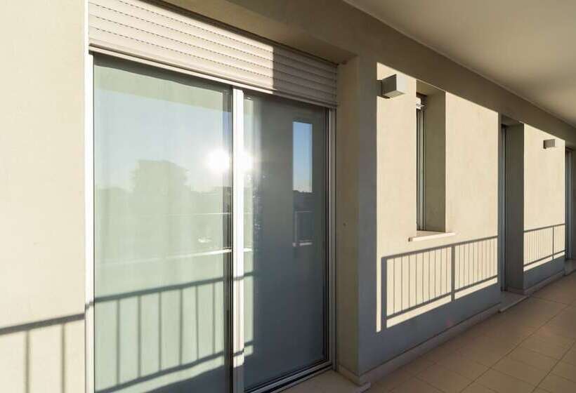 آپارتمان 2 خوابه, Housing32 Apartments