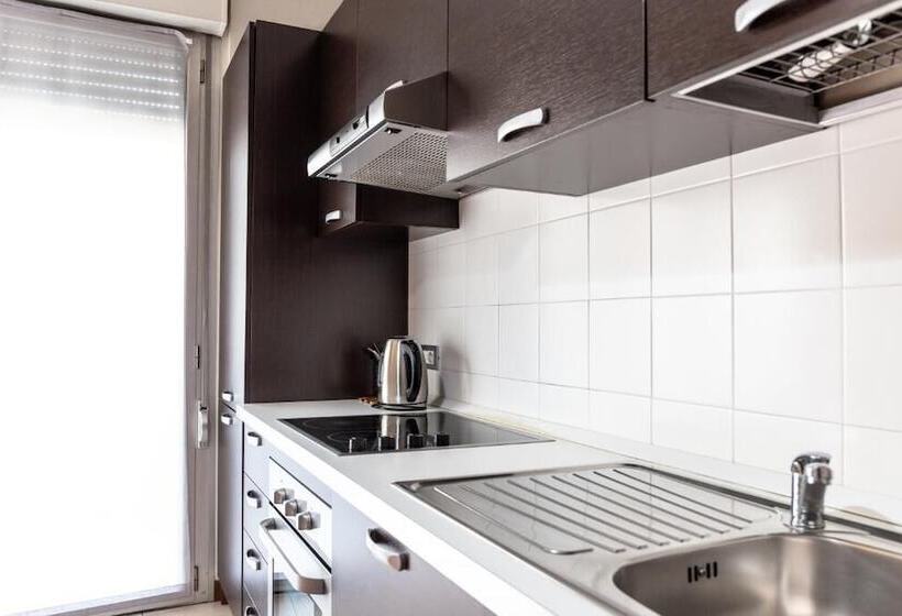 آپارتمان 2 خوابه, Housing32 Apartments