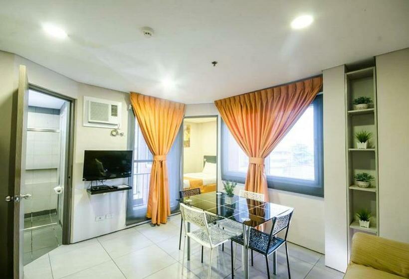 سوییت جونیور, Jade Hotel And Suites