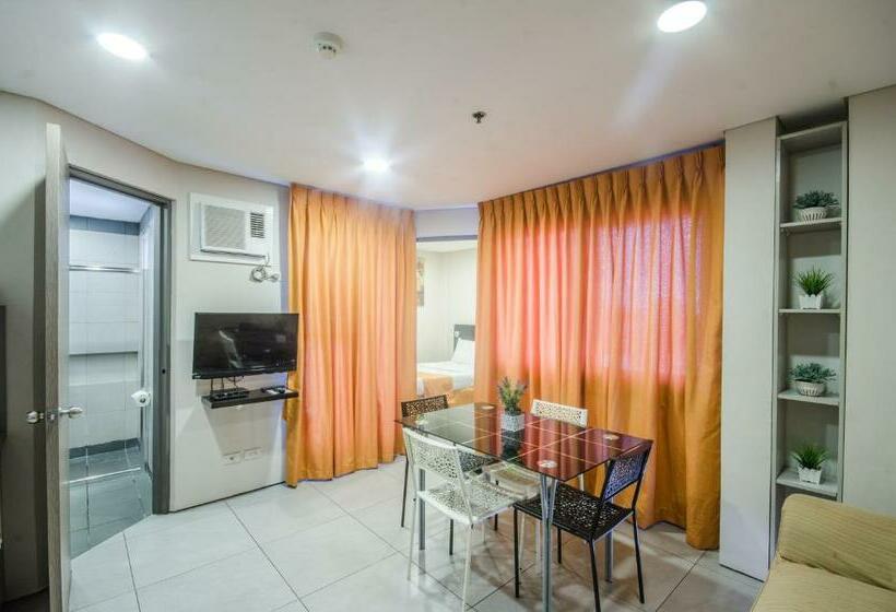 سوییت جونیور, Jade Hotel And Suites