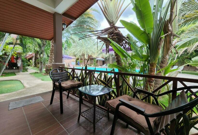 اتاق استاندارد با چشم‌انداز استخر, Laor Resort