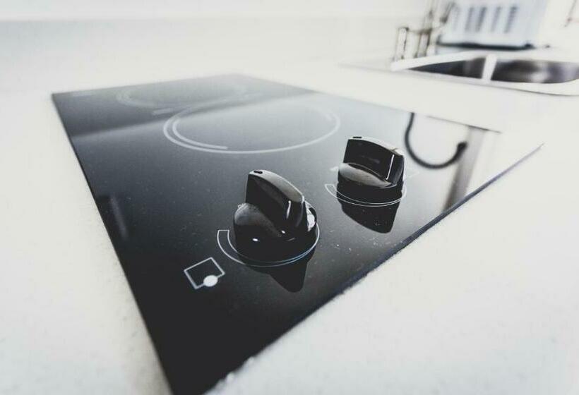 غرفة قياسية مزوَّدة بمطبخ, Mylo