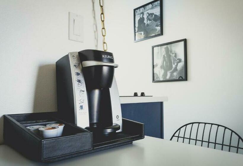 غرفة قياسية مزوَّدة بمطبخ, Mylo