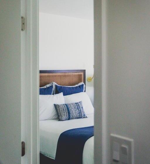 غرفه قياسيه سريرين مزدوجين, Mylo