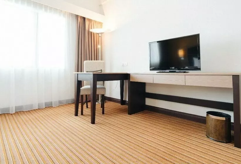 キングサイズベッドのスーペリアルーム, Raia Hotel & Convention Centre Terengganu