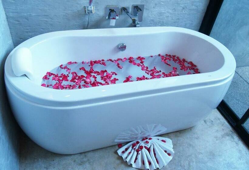 فيلا سوبيريور غرفة نوم واحدة, Sea Two Pool Villa Resort Pattaya