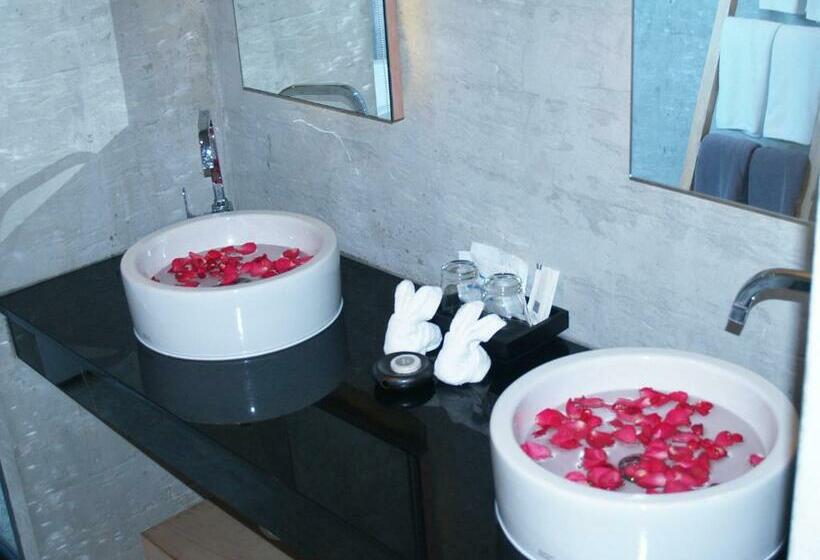 فيلا سوبيريور غرفة نوم واحدة, Sea Two Pool Villa Resort Pattaya