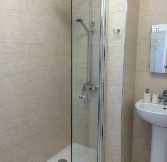Стандартный Номер Нижний Этаж, Admiral Guest House