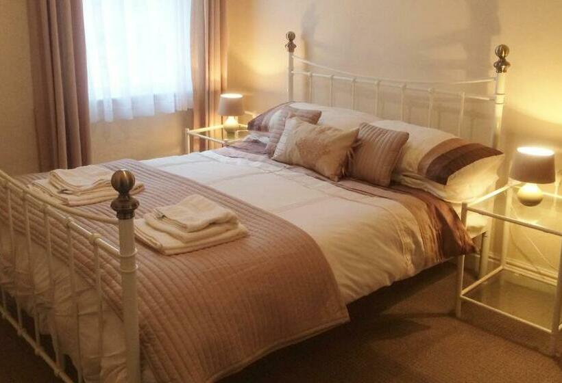 Номер Стандарт, Admiral Guest House