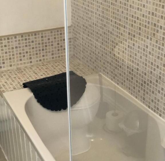 Семейный Номер, Admiral Guest House