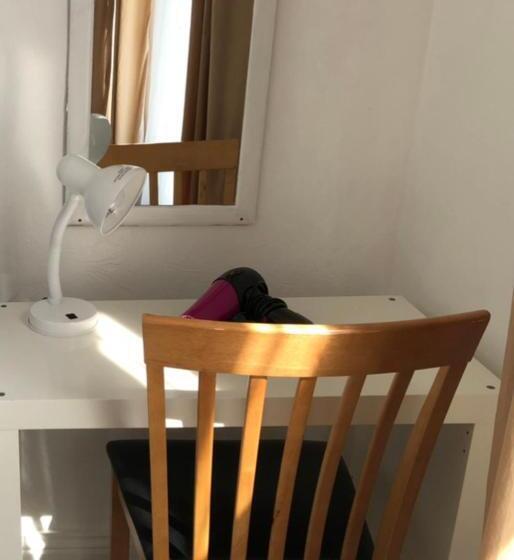 Семейный Номер, Admiral Guest House