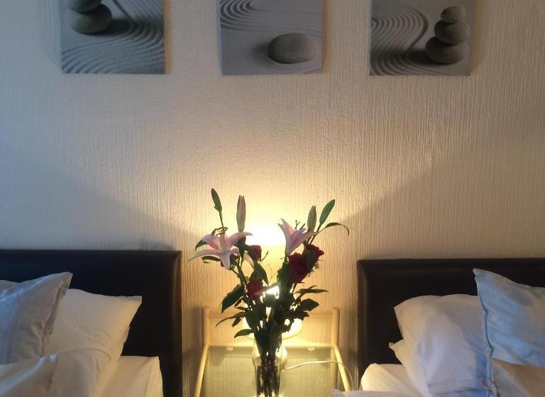 Номер Стандарт, Admiral Guest House