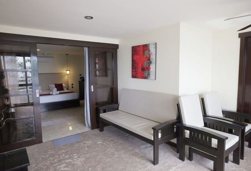 سوییت با چشمانداز دریا, Cliffside Resort