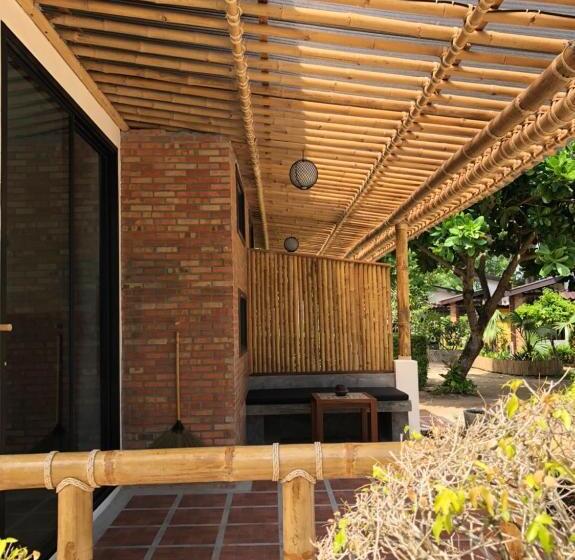Bungalow Familiar, Coco Lanta Resort   Sha Extra Plus