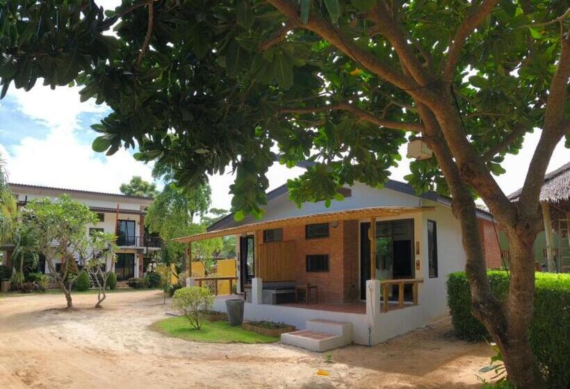 Bungalow Familiar, Coco Lanta Resort   Sha Extra Plus