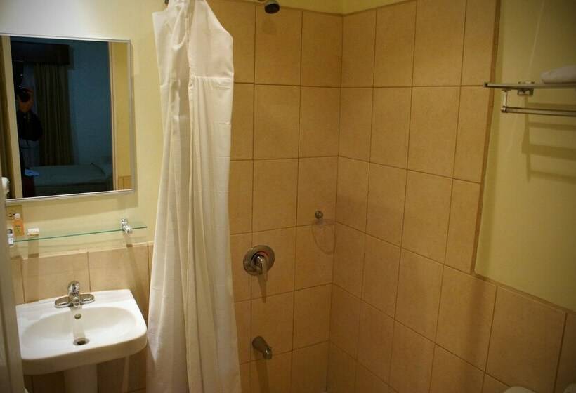 غرفة قياسية, Catedral Casa Cornejo