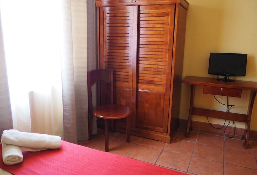 غرفة قياسية, Catedral Casa Cornejo