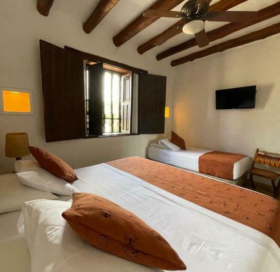 غرفة قياسية ثلاثية, Hicasua Y Centro De Convenciones