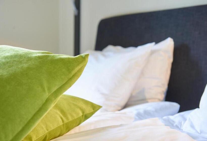 スタンダードルーム, L Bjorkhaga