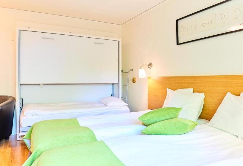 ファミリールーム, L Bjorkhaga