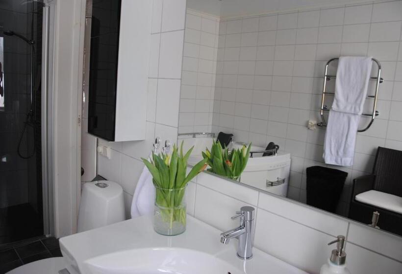 スイート, L Bjorkhaga