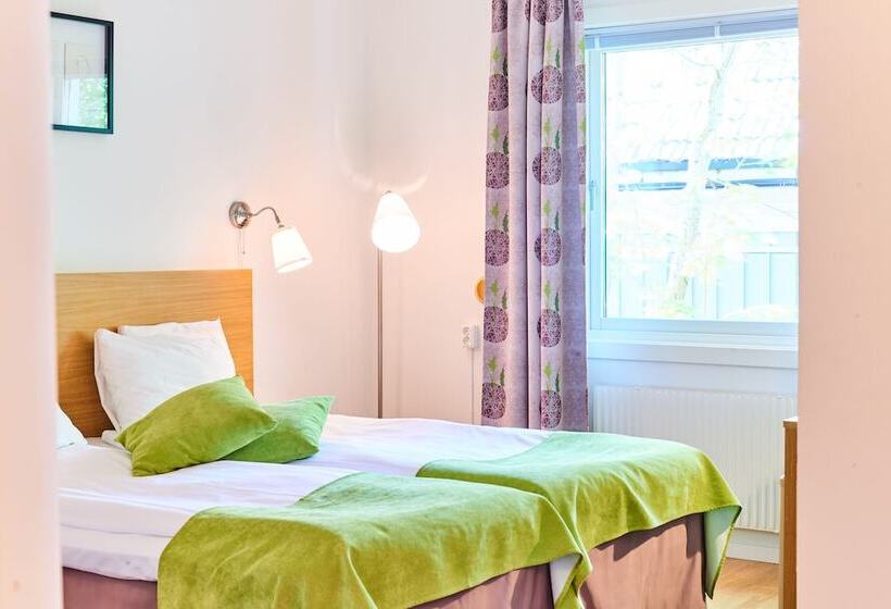 ファミリールーム, L Bjorkhaga