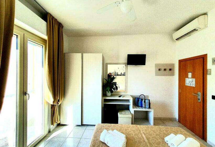 חדר קומפורט, Marina