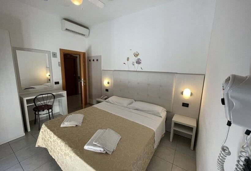 חדר בסיסי, Marina