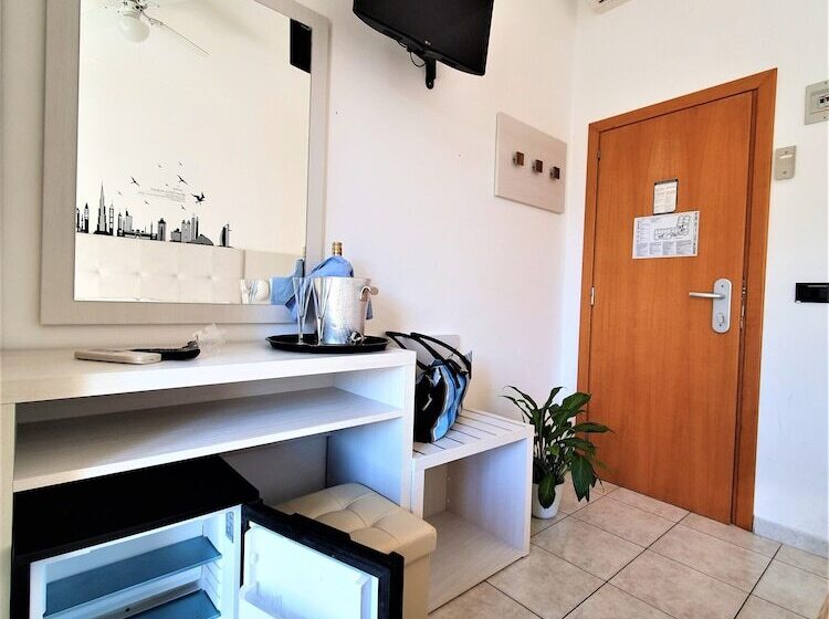 חדר קומפורט, Marina