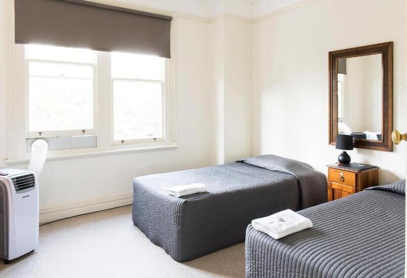 اتاق استاندارد با سرویس بهداشتی مشترک, Mercantile